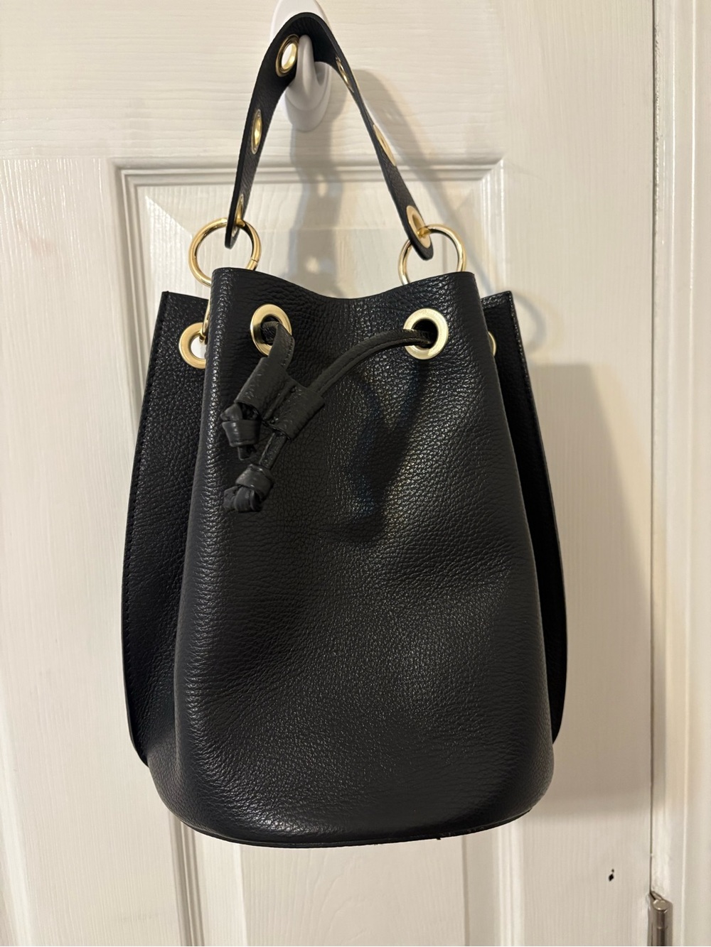 DV Diva’s Bag Genuine Leather Made in Italy Black Bucket Bag